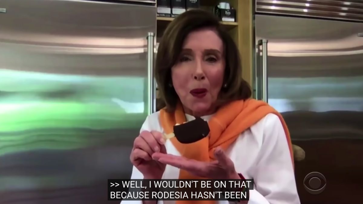 ▲82歲的裴洛西曾透露自己最愛黑巧克力冰淇淋。（圖／翻攝自YouTube The Late Late Show with James Corden）