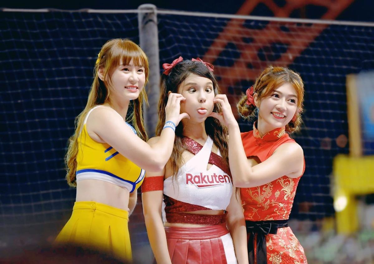 ▲美女啦啦隊經紀人豆芽表示，女孩年收入至少都有50萬，沒想到YouTuber羅國禎在一旁爆料，有些啦啦隊女孩開的車，比球員德還要好。（圖／示意圖，短今臉書）