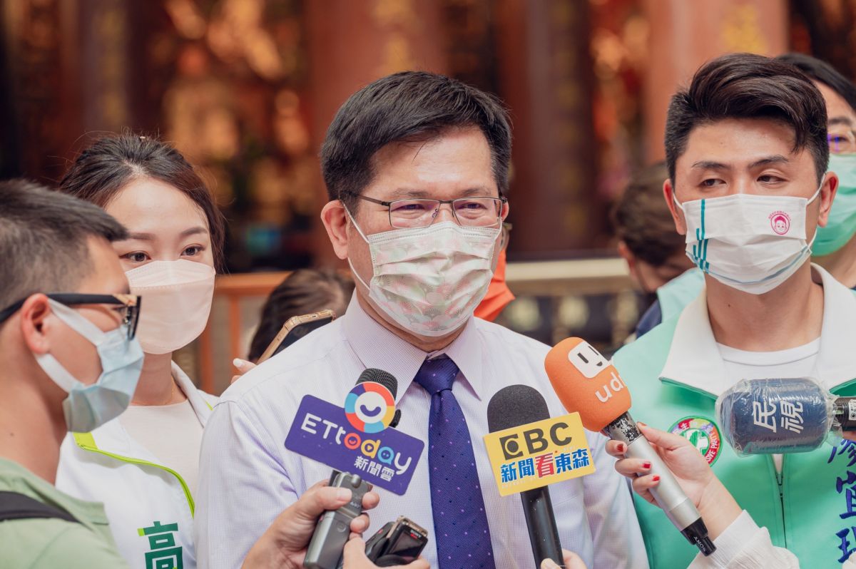 ▲裴洛西訪台，中共大動干戈。對此，民進黨新北市長參選人林佳龍表示，鄰居軍演文攻武嚇，非待客之道。（圖／林佳龍競選辦公室提供）