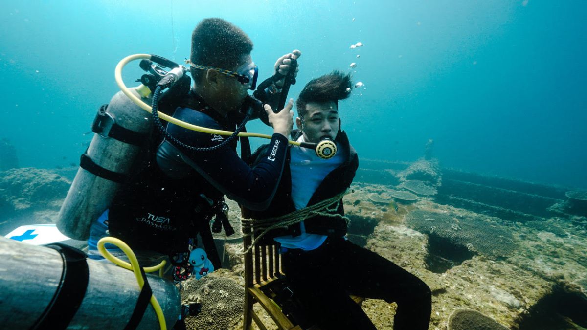 ▲高爾宣新歌MV挑戰全程使用手機在水中拍攝。(圖/官方提供)