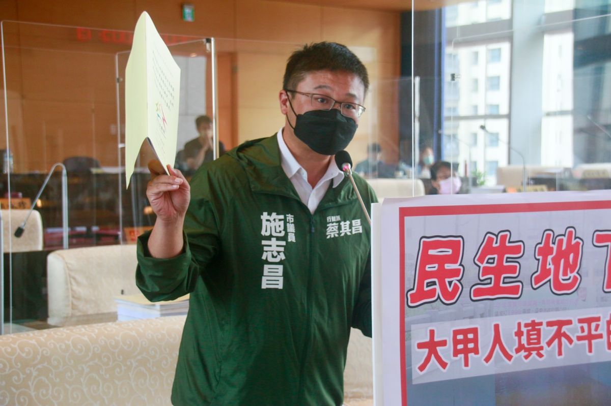 ▲議員施志昌批海線鐵路部分高架化市府打假球，實際上就是把資源都放在市區(圖／柳榮俊攝2022.8.3)