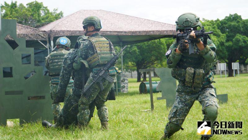 ▲陸軍步訓部公布新研發的「步兵戰鬥體能訓練」課程。(圖/記者呂炯昌攝,2022.08.03)
