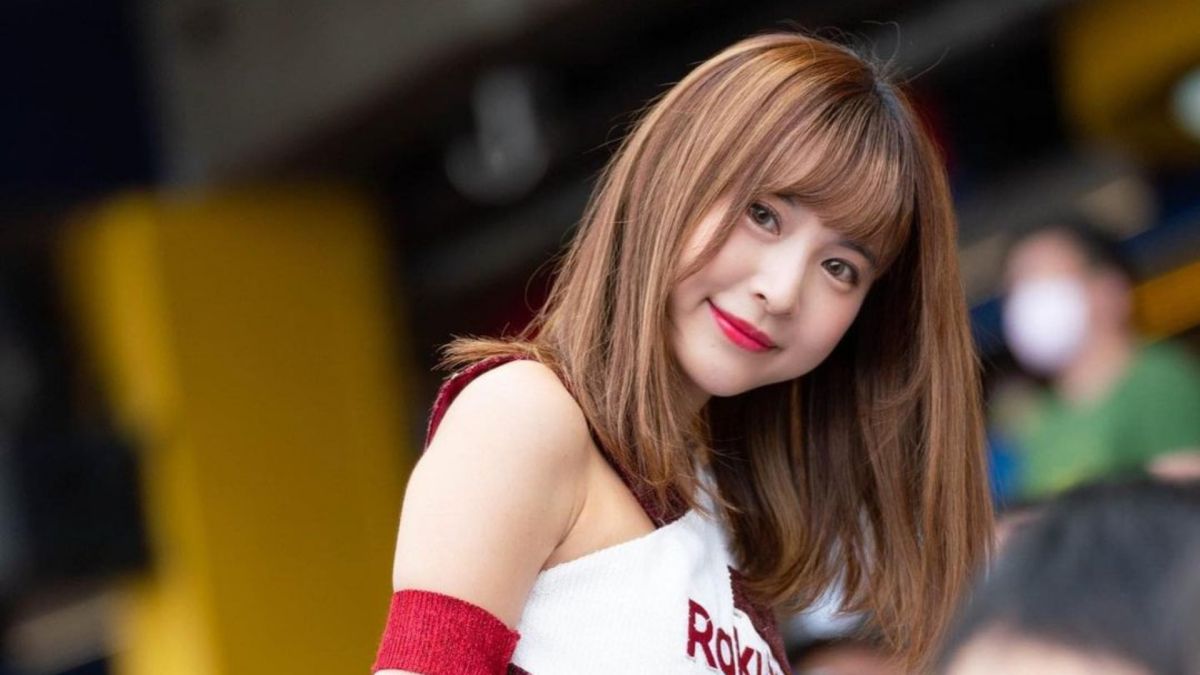 ▲中職啦啦隊「Rakuten Girls」成員孟潔頂著「超萌雙馬尾新髮型」在球場應援跳《愛你》。（圖／孟潔IG）