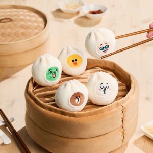 熊大生日!LINE FRIENDS化身小籠包萌翻 黃子佼直播開賣 ▲一顆顆小籠包都是LINE FRIENDS明星,軟萌魅力心臟爆擊。(圖/LINE FRIENDS提供)