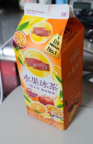 原PO詢問這種飲料包裝的真實名稱是什麼?(圖/臉書社團《爆廢公社》) ▲原PO詢問這種飲料包裝的真實名稱是什麼?(圖/臉書社團《爆廢公社》)