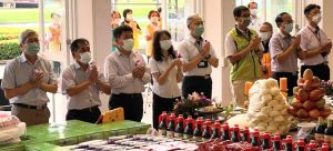 ▲中元普渡祭拜時應保尊敬之心。(圖/記者黃守作攝,2022.08.04) ▲中元普渡祭拜時應保尊敬之心。(圖/記者黃守作攝,2022.08.04)