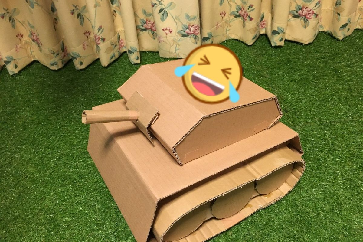 ▲日本一名飼主居家防疫期間替黑貓做了一台坦克車，沒想到意外引起網友噴笑！（圖／推特帳號fujidconstruct1）