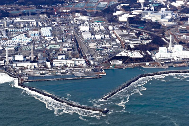 ▲日本東京電力公司表示，有關福島第一核電廠把包含氚等輻射物質的「核廢水」排放入海相關設備主體工程，今天上午已正式動工。圖為福島第一核電廠。（圖／美聯社／達志影像）