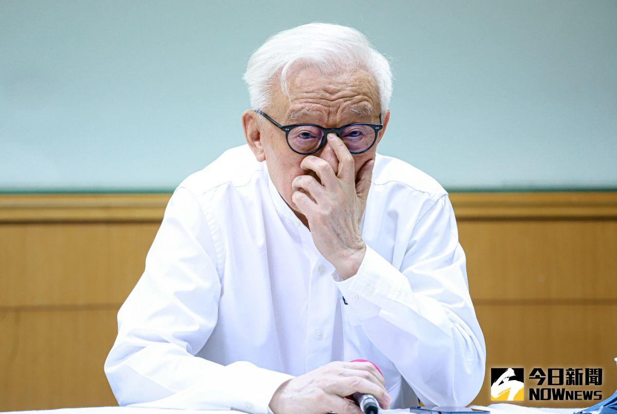 ▲聯電名譽董事長曹興誠日前在記者會上怒嗆中天是「匪台」，中天今日下午正式前往台北地檢署提告妨礙名譽，求償5億元。（圖／記者葉政勳攝，2022.8.5）