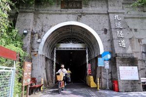 后豐鐵馬道花梁鋼橋換新裝 再現百年工藝風采 ▲后豐鐵馬道之九號隧道(圖/觀旅局提供2022.8.5)