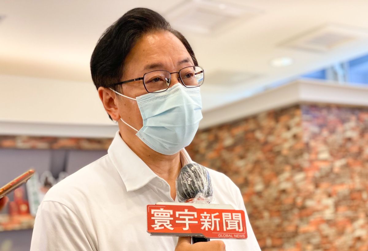 ▲張善政表示，對手想把他抹紅，並不能讓林的論文及球場爭議漂白，在還沒交代清楚前，這兩件事不會落幕。（圖／張善政辦公室提供）