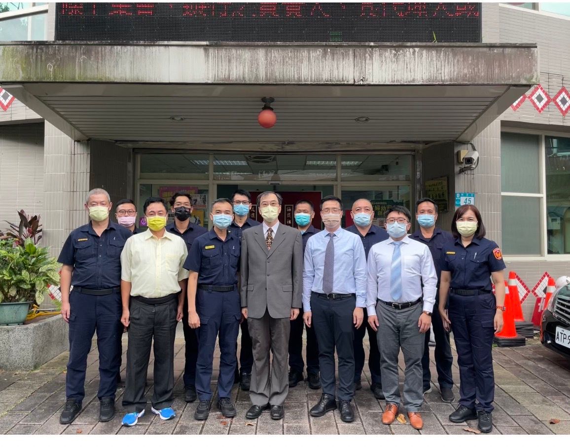 ▲台北地檢署檢察長林邦樑親率選舉查察執行秘書、北檢主任檢察官蔡偉逸、檢察官李頲翰，前進新北市烏來分駐所召開查察賄選座談會。（圖／北檢提供，2022.08.04）