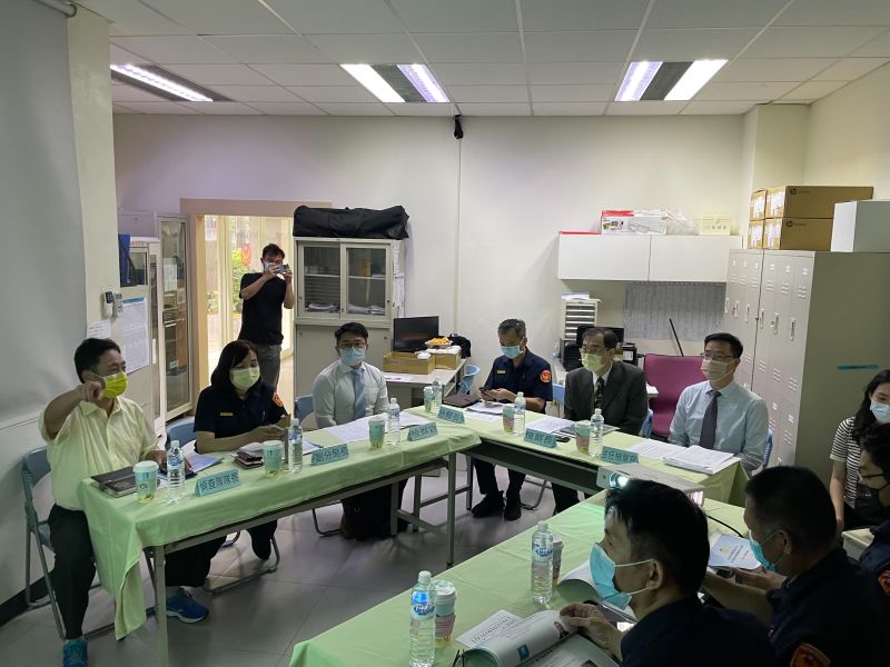 ▲台北地檢署檢察長林邦樑親率選舉查察執行秘書、北檢主任檢察官蔡偉逸、檢察官李頲翰，前進新北市烏來分駐所召開查察賄選座談會。（圖／北檢提供，2022.08.04）