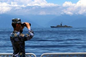 ▲中國官媒公布東部戰區實戰化聯合演訓照,包含多張解放軍抵近台灣海岸線的照片。(圖/翻攝自新華社) ▲中國官媒公布東部戰區實戰化聯合演訓照,包含多張解放軍抵近台灣海岸線的照片。(圖/翻攝自新華社)