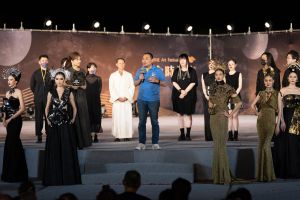 2022礦山藝術季「鎏金時尚夜」登場　萬人湧入水金九
