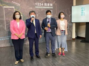 陳時中 管碧玲 莊瑞雄 吳思瑤 ▲陳時中召開內湖交通政見記者會,吳思瑤、莊瑞雄、管碧玲也一同出席。(圖/記者黃宣尹攝,2022.08.07)
