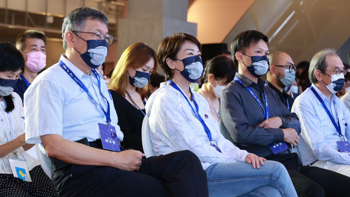 ▲台北市長柯文哲與副市長黃珊珊7日出席台北表演藝術中心感恩日活動，不過談到負責北藝相關業務的副市長蔡炳坤，兩人都不禁感慨。（圖／黃珊珊辦公室提供）