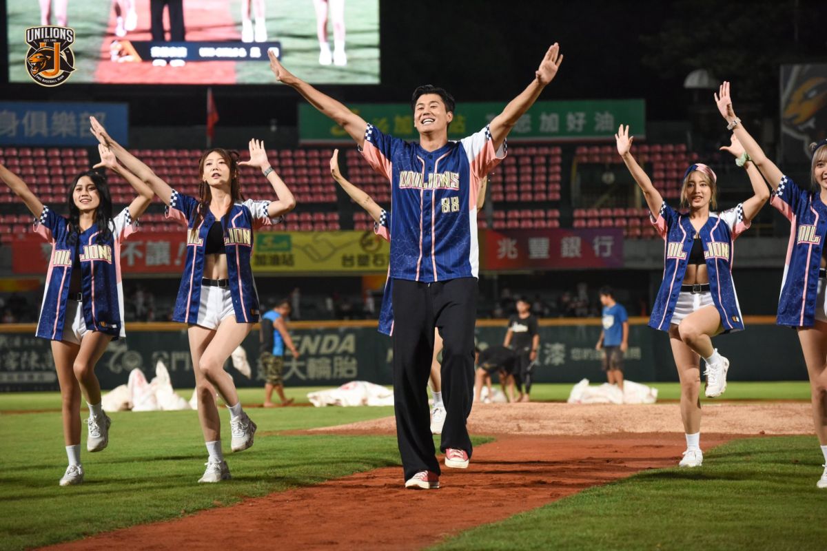 ▲「前男團」偶像成員風田擔任開球嘉賓前還帶來一段開場舞(圖/統一獅球團提供)