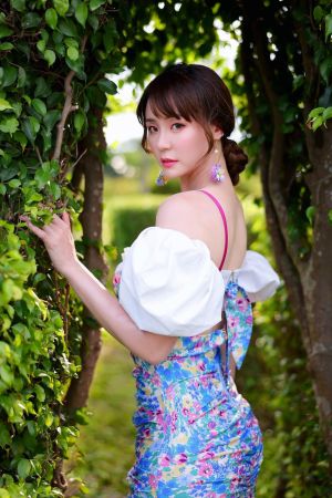 ▲▼短金身材前凸後翹。(圖/短今臉書) ▲▼短金身材前凸後翹。(圖/短今臉書)