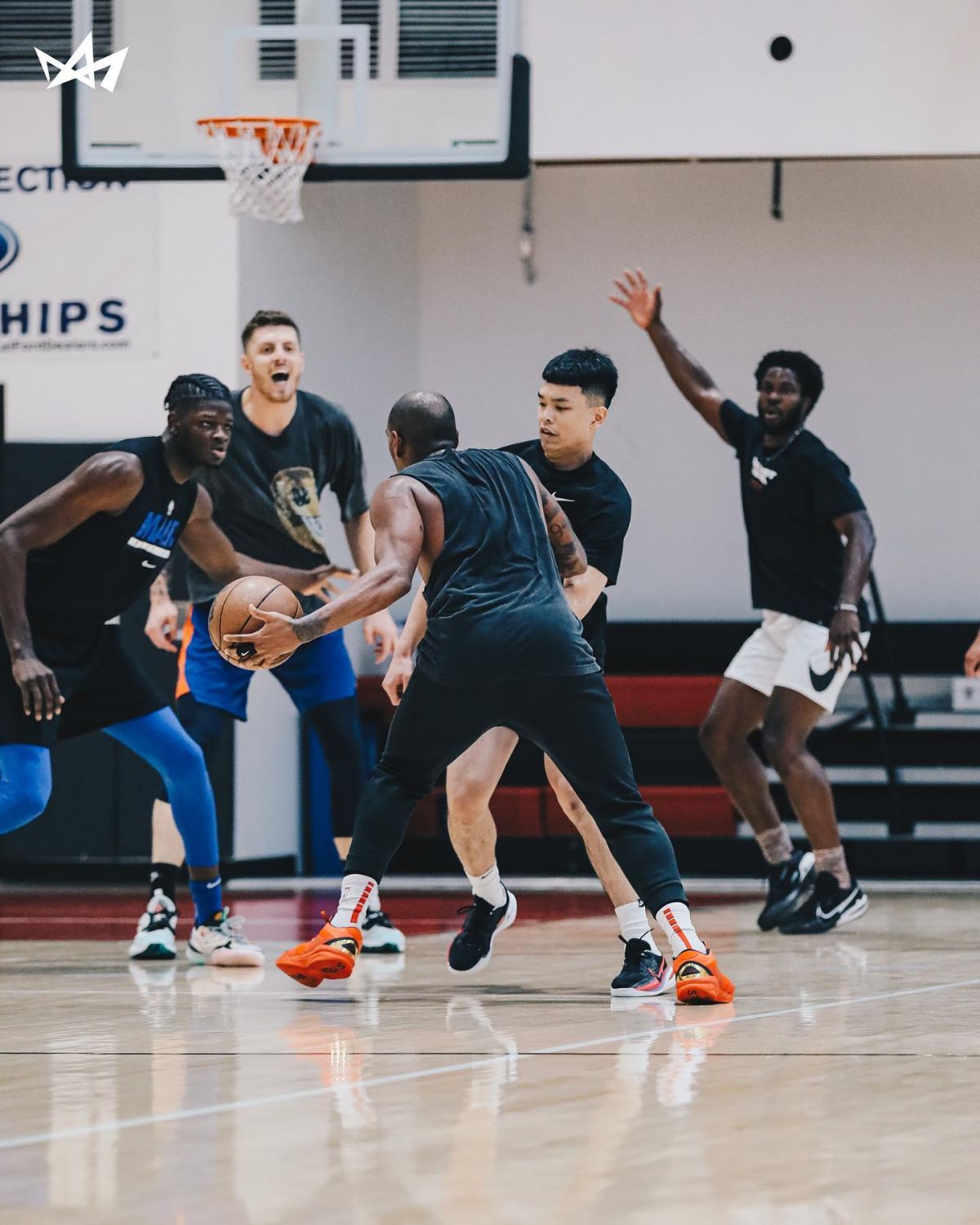 ▲新北國王與現役NBA球員打練習賽。新北國王提供