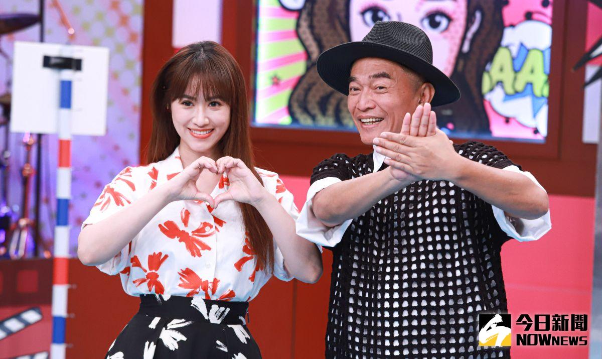 ▲吳姍儒（左）買車孝敬爸卻無下文，吳宗憲（右）讚特斯拉很安全。（圖／記者葉政勳攝）