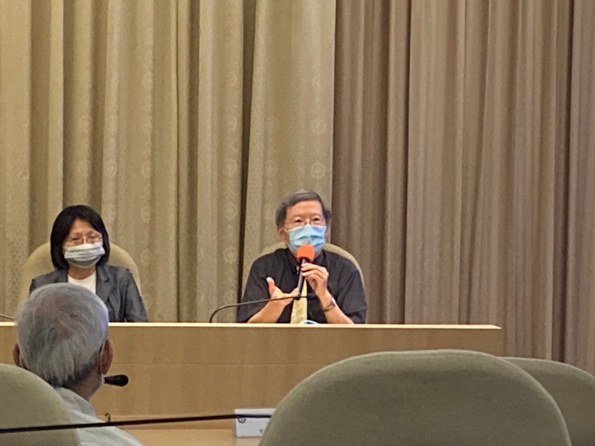 ▲中研院今（8）日舉行「台灣貨幣金融改革政策建議書」發布記者會，院士王平表示（右1），台海局勢緊張，「金融業當然要漢光演習！」（圖／記者鄭妤安攝影）