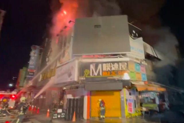 嘉義文化路凌晨火警！烈焰延燒7間店　知名豆花店也遭殃
