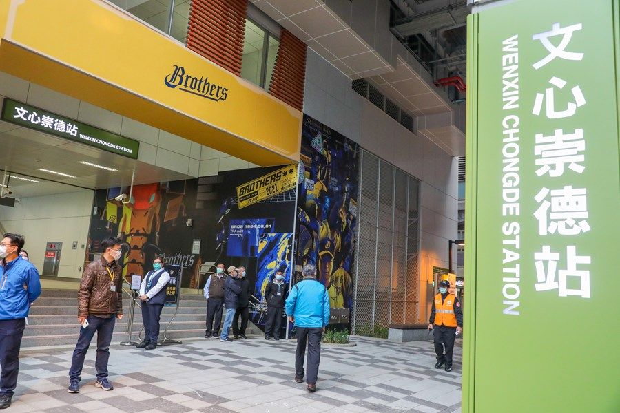 ▲受到疫情影響，台中捷運平常的人流有限，假日因觀光客挹注，人潮相對多。（圖／台中市政府提供，2022.08.09）