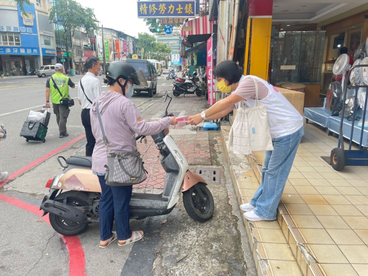 ▲民進黨左營楠梓區市議員參選人黃偵琳認為，市民朋友的眼睛雪亮，只求流量不想好好為市民、左楠謀福祉的人，不值得託付。（圖／截自黃偵琳臉書）