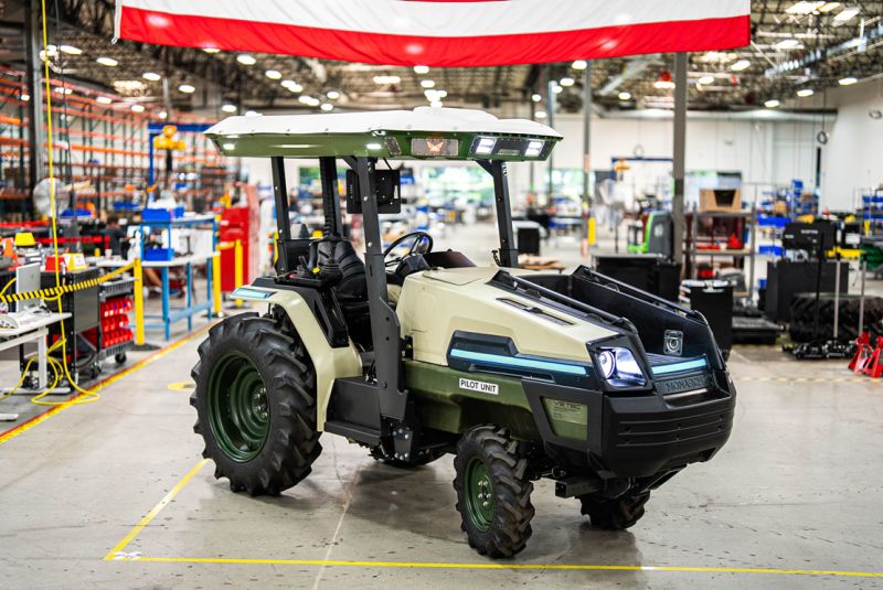 ▲鴻海科技集團今（9）日宣布與Monarch Tractor簽署代工協議，鴻海將在美國俄亥俄州廠區打造Monarch Tractor下世代電動農業機具以及電池模組。（圖／鴻海提供）