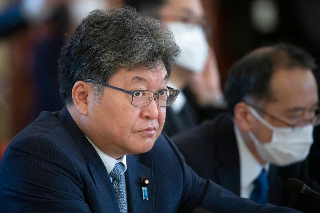 ▲日本執政黨自民黨10日進行黨務主管人事改組，被視為已故前首相安倍晉三左右手的萩生田光一（圖）接任政務調查會長。（圖／美聯社／達志影像）