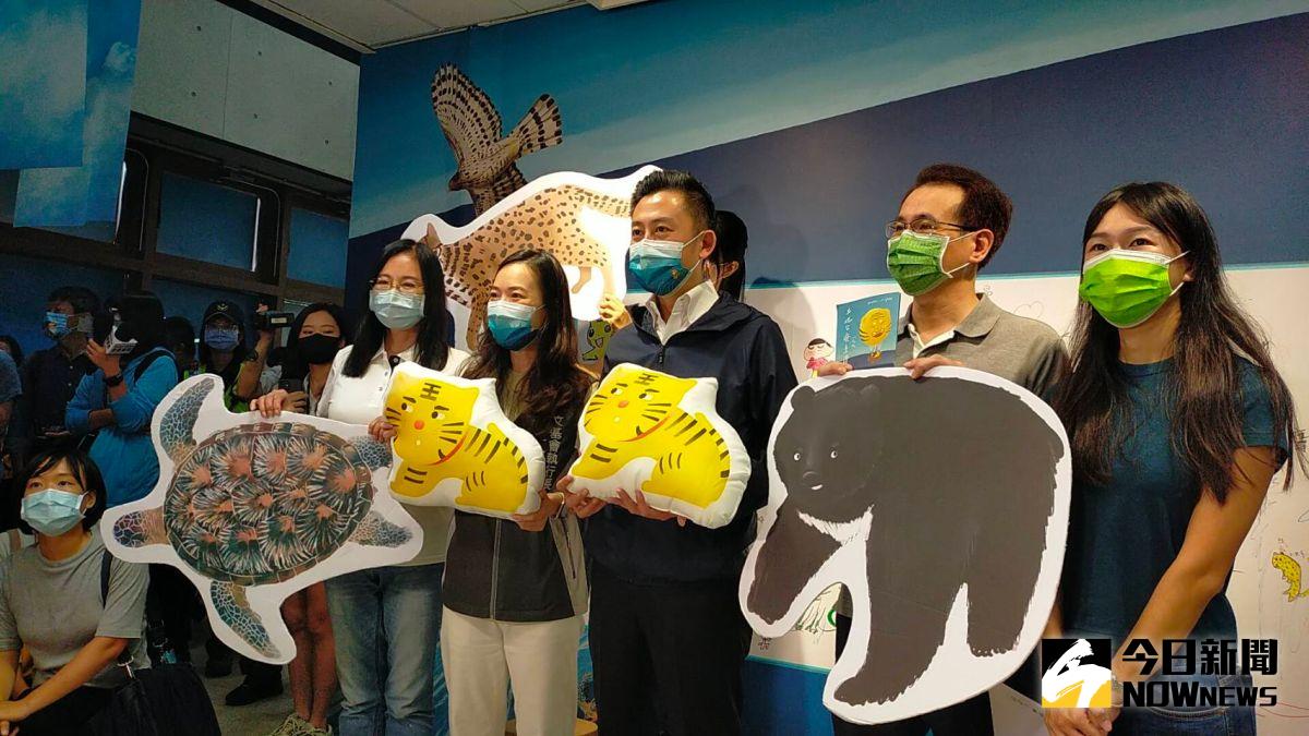 ▲林智堅表示，對學倫會決議「感到遺憾且難以接受」，但相信台大未來還是會為國家培育優秀學子，並強調學位絕不會影響他要為桃園市民服務的初衷。（圖／記者李春台攝，2022.08.10）