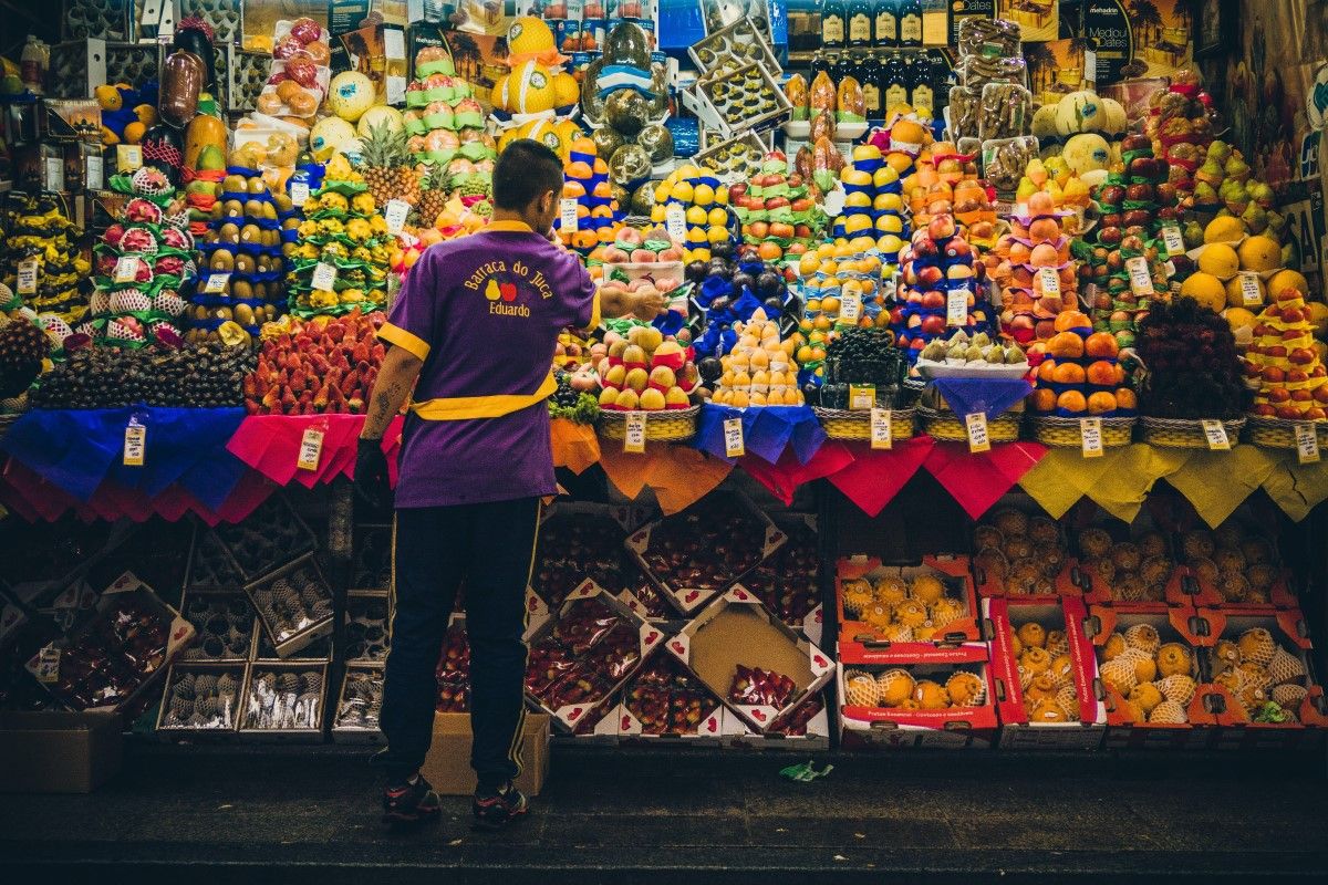 ▲台灣是水果王國，尤其夏季盛產水果量大，余朱青營養師就分享該怎麼挑選夏季水果，才不會熱量過高。（示意圖，非當事人／取自unsplash）