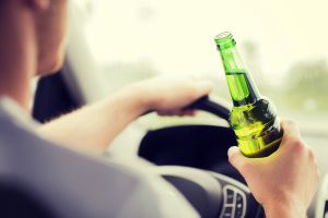 女主播檢舉自己酒駕 被逮後悔大哭:跟爸媽賭氣