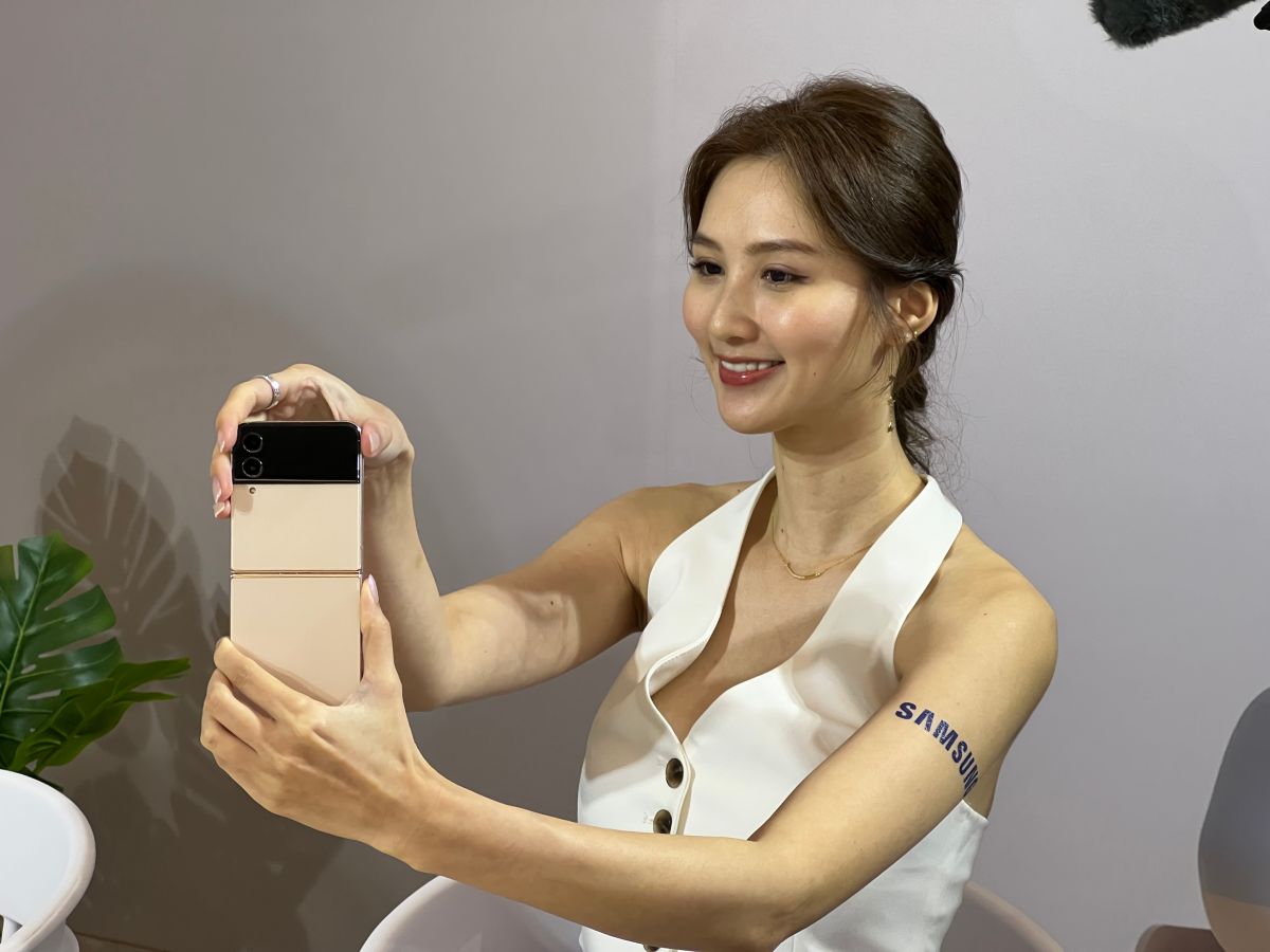 ▲三星新品發表會一口氣推出5項新產品，其中以摺疊手機最受矚目。智慧手錶與耳機也讓人驚艷。(圖／記者董妍廷攝)