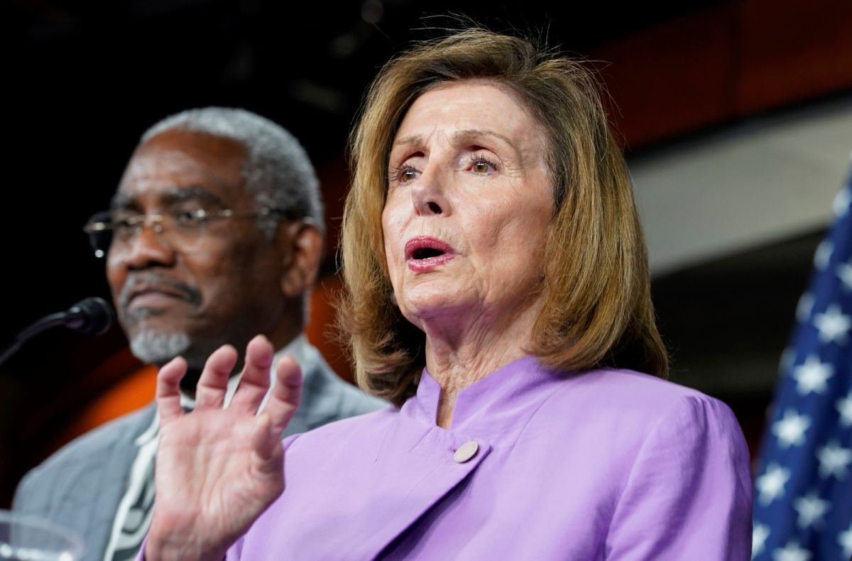 ▲美國聯邦眾議院議長裴洛西日前訪台，解放軍海空大動員，追蹤她自馬來西亞起飛的專機意圖震懾卻被美軍徹底反制，中美雙方在南海及台海上空的電子戰過招，解放軍可說是打敗仗。（圖／美聯社／達志影像）