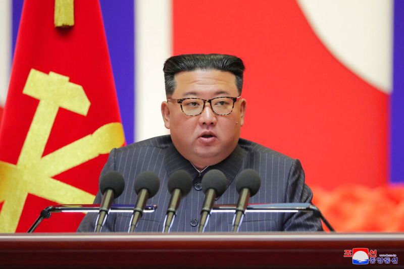 ▲北韓領導人金正恩10日在全國防疫會議中宣布「北韓在疫戰當中贏得了勝利。」（圖／美聯社／達志影像）