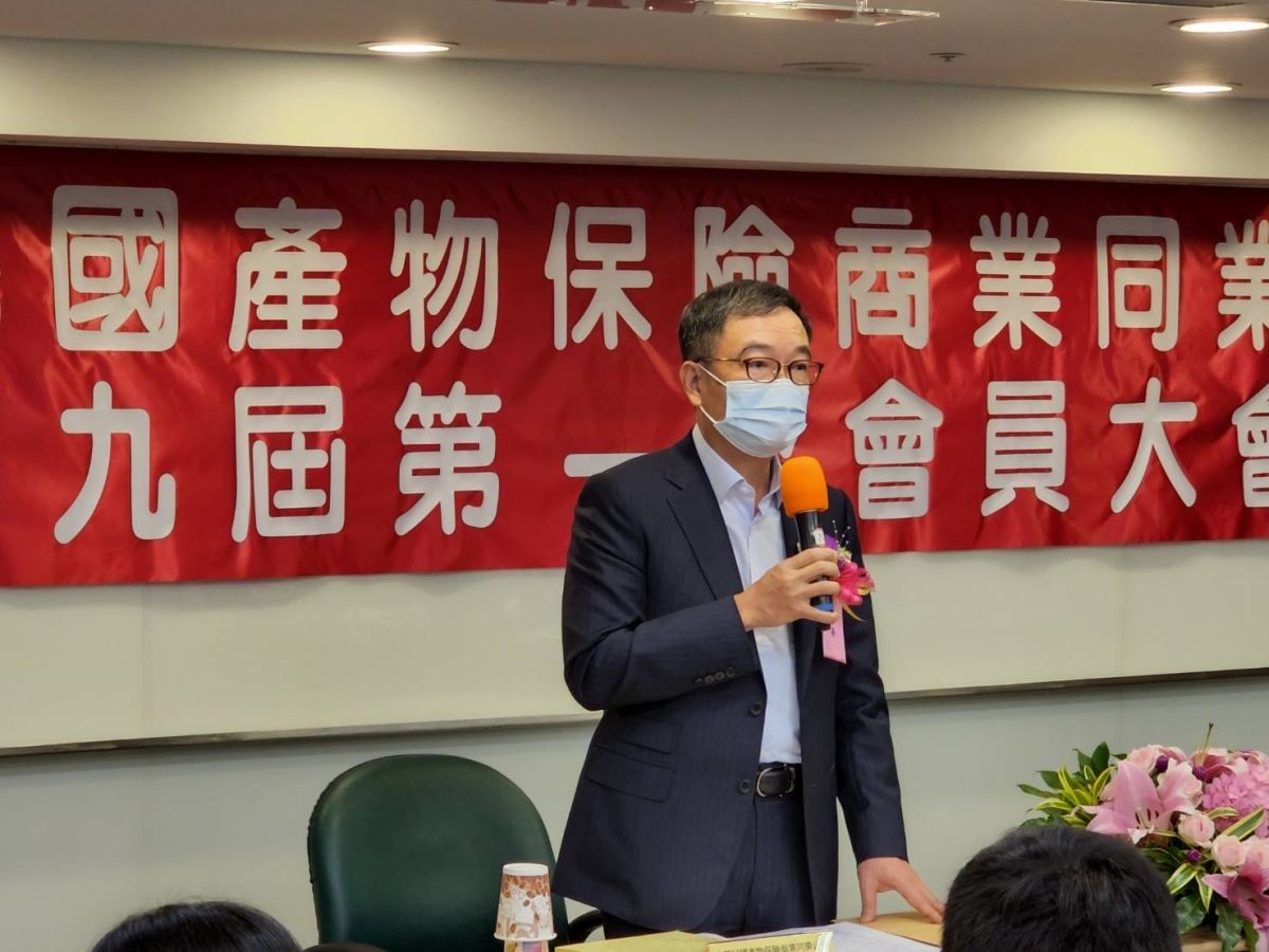 ▲產險公會今（11）日改選理監事，泰安產險董事長李松季獲出席理事全票通過連任理事長。（圖／產險公會提供）