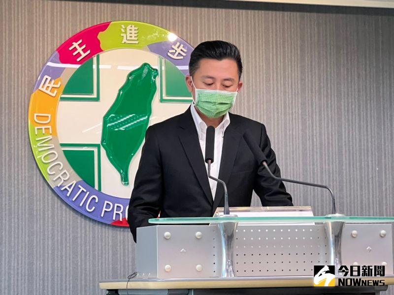 ▲林智堅召開記者會宣布退出桃園市長選舉。（圖／記者朱永強攝，2022.08.12）