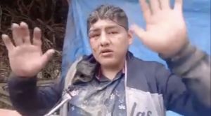表示自己奮力逃身,全身傷痕累累。 ▲表示自己奮力逃身,全身傷痕累累。