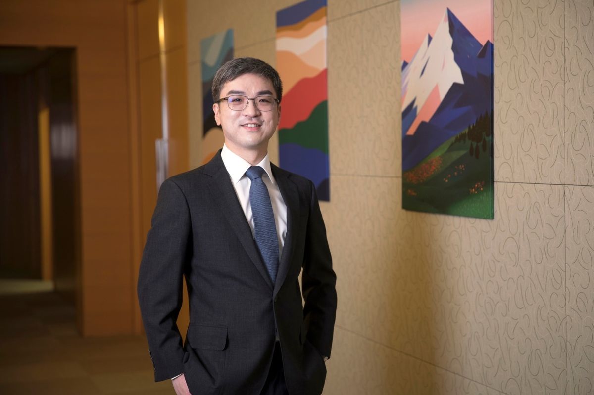 ▲兔年開工第一天，南山人壽董事長尹崇堯今（30）日向員工發出開春祝賀信，提到過去一甲子南山就像一名破風者，並期許每一位同仁，都能以「戰勝昨天的自己」的精神，勇敢嘗試、積極開創、挑戰不可能。（圖／資料照，南山人壽提供）