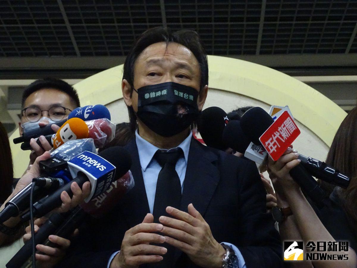 ▲父親被桃園前市議員王浩宇指控出賣同學，台北市議員王世堅回應「他的父親不是潑糞者能侮辱的」。（資料照／記者呂炯昌攝）