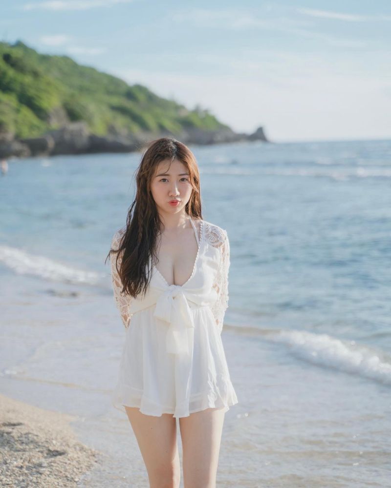 ▲游涵君分享舊照，小秀性感。（圖／游游Mita IG）