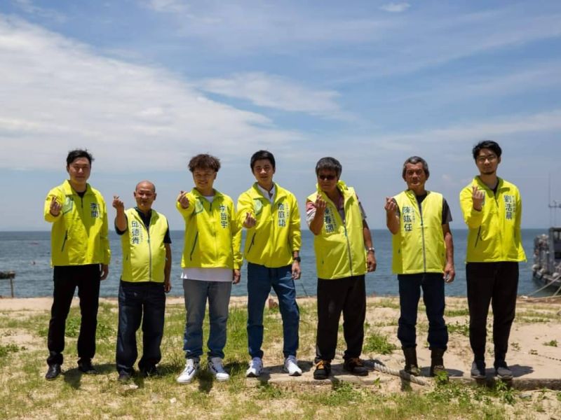 ▲李問與民進黨連江縣黨公職提名人。(圖/李問提供)