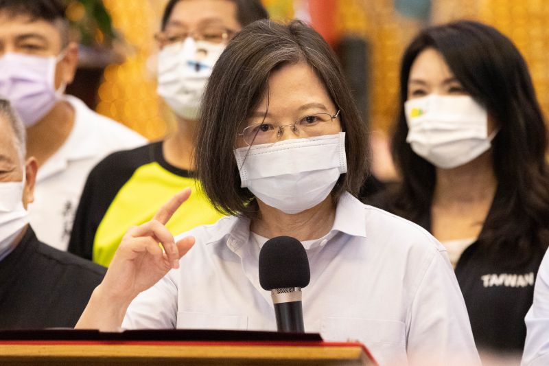 ▲蔡英文表示,李俊俋對中央政府、地方需求都很清楚,所以他協調中央地方,讓要做的事情有足夠資源,嘉義市長未來最好的人選就是李俊俋。(圖/民進黨提供)