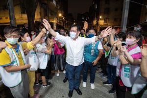 民進黨新北市長參選人林佳龍 ▲林佳龍持續舉辦「議員鬥陣拚 新北大翻新」市政座談會,現場更屢屢爆場。(圖/翻攝自林佳龍臉書)