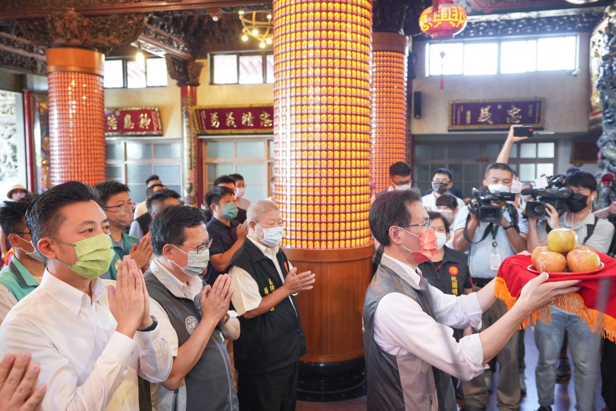 ▲鄭運鵬接棒參選桃園市長，勤跑基層爭取支持。（圖／鄭運鵬辦公室提供）