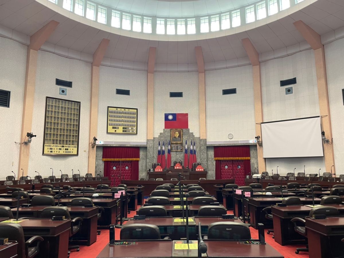 ▲臺灣省議會距今已有64年的歷史，1998年精省後記名表決器的燈號即未曾亮起，近日採部分修復方式(圖／立法院中南部服務中心提供2022.8.15)