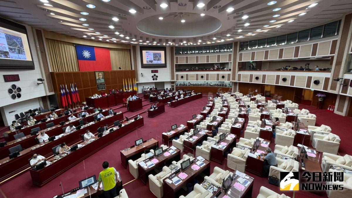 ▲台北市長柯文哲15日上午進入議會進行專案報告，並於會後接受議員質詢。（圖／記者丁上程攝，2022.08.15）