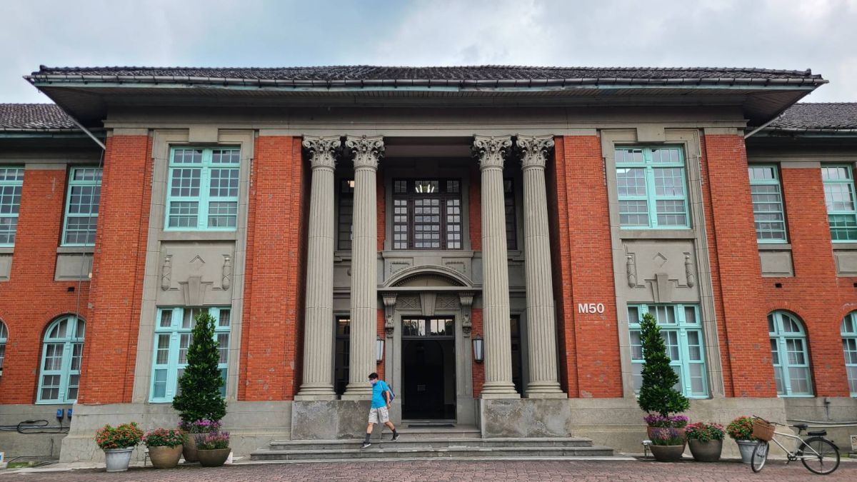 ▲各大學本週起陸續開學，新鮮人租屋除了要注意租金行情與屋況以外，若透過仲介找房，還需要額外支付一筆仲介服務費。（圖／記者李琦瑋攝）